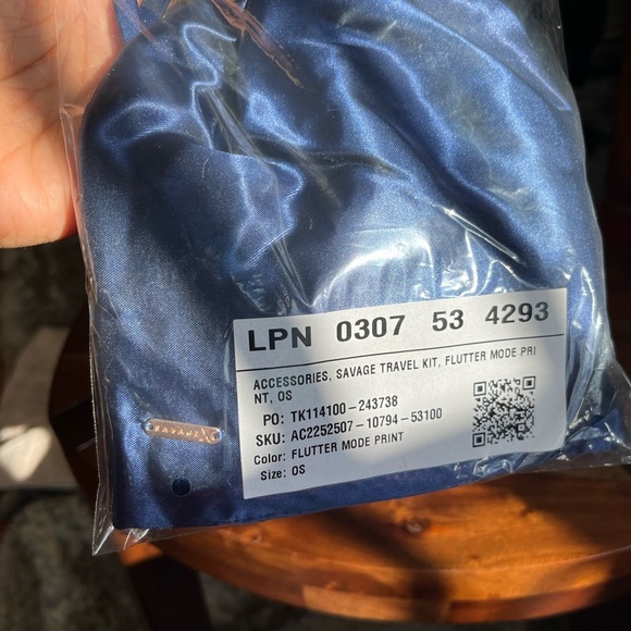 Savage X Fenty Flutter Mode Blue & Purple Butterfly Travel Kit - Picture 12 of 14